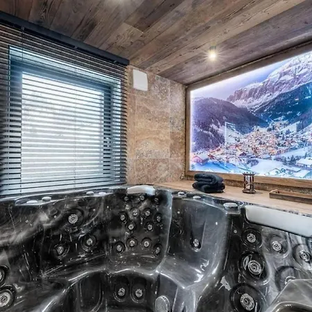 Holiday home Exquisite 3 Bedroom Prestige In Canazei, Trentino