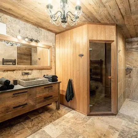 Exquisite 3 Bedroom Prestige In Canazei, Trentino Holiday home *