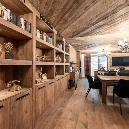 Exquisite 3 Bedroom Prestige In Canazei, Trentino Holiday home *